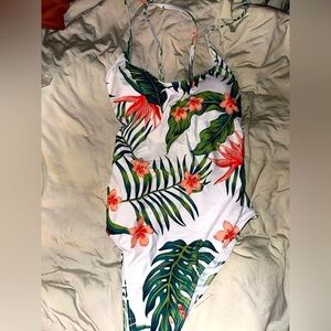 Women’s white tropical floral print criss cross tie back one piece swimsuit XL